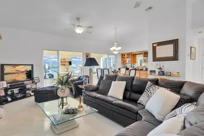 900 Shelter Bay Dr Ocean Drive, Key Colony, FL 33051 - Photo 4