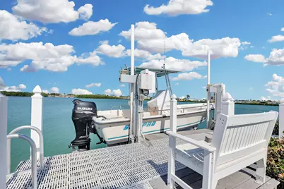 900 Shelter Bay Dr Ocean Drive, Key Colony, FL 33051 - Photo 14