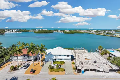 900 Shelter Bay Dr Ocean Drive, Key Colony, FL 33051 - Photo 16