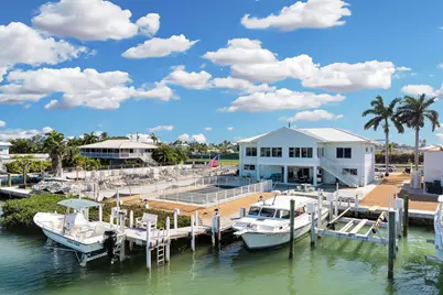 900 Shelter Bay Dr Ocean Drive, Key Colony, FL 33051 - Photo 4