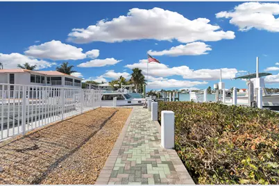900 Shelter Bay Dr Ocean Drive, Key Colony, FL 33051 - Photo 28