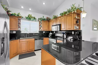 900 Shelter Bay Dr Ocean Drive, Key Colony, FL 33051 - Photo 10