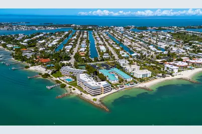 1133 W Ocean Drive #16, Key Colony, FL 33051 - Photo 4