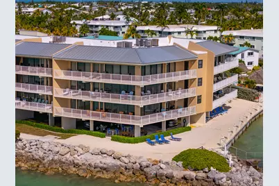 1133 W Ocean Drive #16, Key Colony, FL 33051 - Photo 2