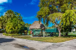 1133 W Ocean Dr, Key Colony, FL 33051 - Photo 30