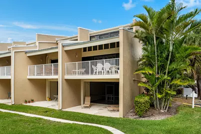 1133 W Ocean Drive #10, Key Colony, FL 33051 - Photo 2