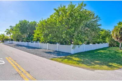 17183 Coral Drive, Sugarloaf Key, FL 33042 - Photo 12
