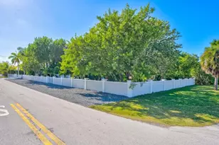 17183 Coral Dr, Sugarloaf Key, FL 33042 - Photo 12