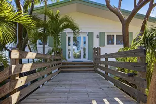 17249 E Bonefish Ln, Sugarloaf Key, FL 33042 - Photo 32