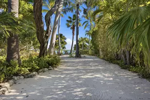 17249 E Bonefish Ln, Sugarloaf Key, FL 33042 - Photo 4