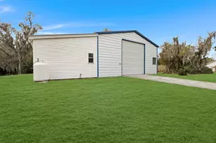 114 N Myrtle St, Fellsmere, FL 00000 - Photo 2