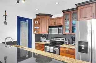 230 11th St, Key Colony, FL 33051 - Photo 18