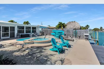230 11th Street, Key Colony, FL 33051 - Photo 10