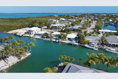 21 Bougainvillea Avenue, Key Haven, FL 33040 - Photo 2
