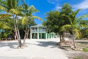 224 W Seaview Dr, Duck Key, FL 33050 - Photo 2