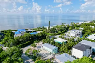 224 W Seaview Dr, Duck Key, FL 33050 - Photo 4