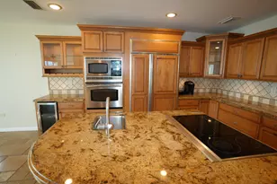 228 W Seaview Cir, Duck Key, FL 33050 - Photo 28