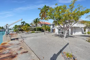 154 S Indies Dr, Duck Key, FL 33050 - Photo 14