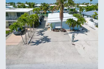 341 3rd Street, Key Colony Beach, FL 33051 - Photo 2