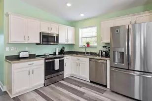 32 Beach Dr, Lower Sugarloaf Key, FL 33040 - Photo 6