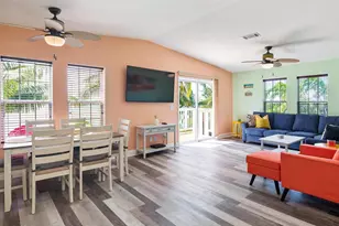 32 Beach Dr, Lower Sugarloaf Key, FL 33040 - Photo 10