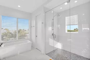 255 W Seaview Cir, Duck Key, FL 33050 - Photo 32