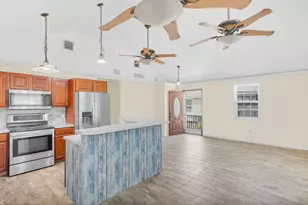 477 W 105th Street Ocean, Marathon, FL 33050 - Photo 2