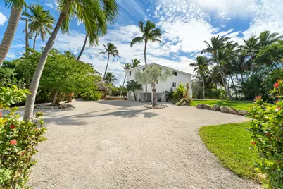 83407 Old Highway, Upper Sugarloaf Key, FL 33036 - Photo 8