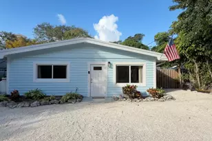124 S Hammock Rd, Upper Matecumbe Key Islamorada, FL 33036 - Photo 1