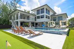 32 N Bounty Ln, Key Largo, FL 33037 - Photo 1