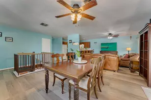 391 10th St, Key Colony, FL 33051 - Photo 16