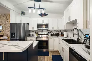 179 Hibiscus St, Plantation Key, FL 33070 - Photo 2