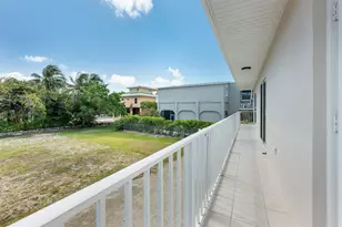 249 W Seaview Dr, Duck Key, FL 33050 - Photo 10