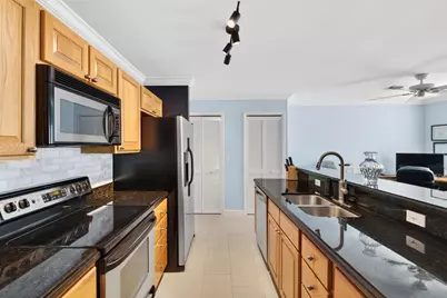 3029 N Roosevelt Boulevard #APT 11, Key West, FL 33040 - Photo 8