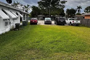 911 NE 5th Ave, Homestead, FL 33030 - Photo 2