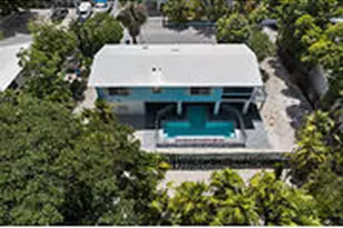 565 95th St, Marathon, FL 33050 - Photo 2
