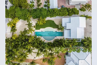 60 Ocean Front Drive, Key Largo, FL 33037 - Photo 16
