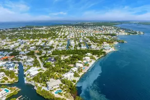 60 Ocean Front Dr, Key Largo, FL 33037 - Photo 10