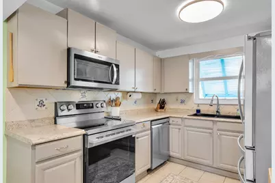 190 10th Street #190, Key Colony, FL 33051 - Photo 10