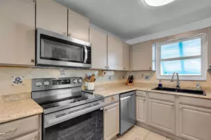 190 10th St, Key Colony, FL 33051 - Photo 12