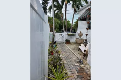 331 Ave F, Big Coppitt, FL 33040 - Photo 10