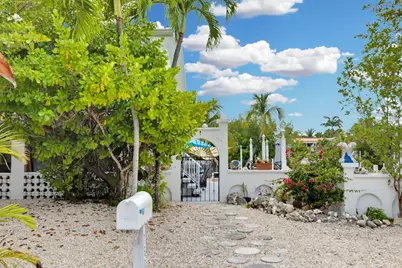 750 W Indies Drive, Ramrod Key, FL 33042 - Photo 14