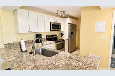 88500 Overseas Highway #APT 424, Upper Sugarloaf Key, FL 33070 - Photo 6