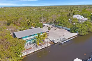 1934 No Name Dr, Lower Sugarloaf Key, FL 33043 - Photo 14