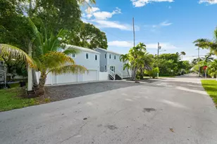 1409 Whalton St, Key West, FL 33040 - Photo 2