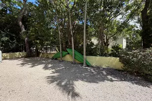 140 S Bay Harbor Dr, Key Largo, FL 33037 - Photo 12