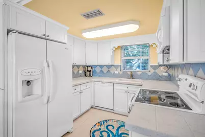 200 Harborview Drive #101, Key Largo, FL 33070 - Photo 10