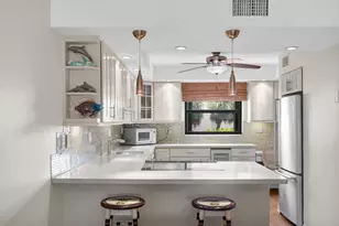 601 W Ocean Dr, Key Colony, FL 33051 - Photo 14