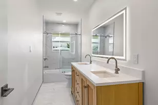 248 W Seaview Dr, Duck Key, FL 33050 - Photo 16