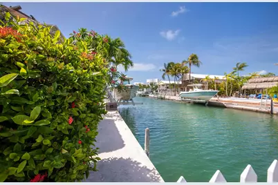 596 W Shore Drive, Summerland Key, FL 33042 - Photo 32